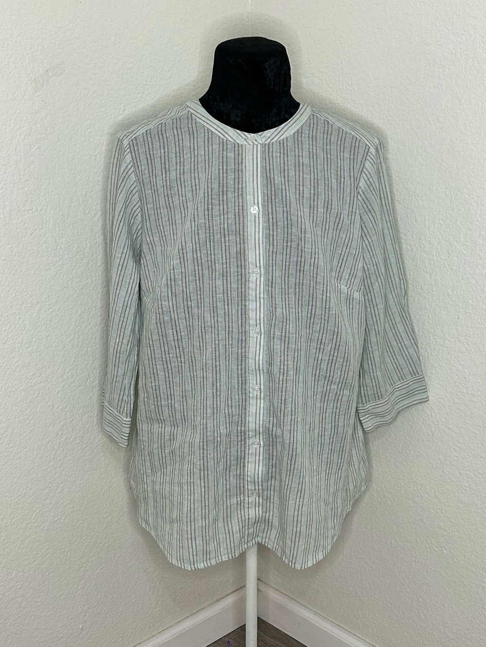 Lane Bryant Button Front Blouse Size 14/16 NWT